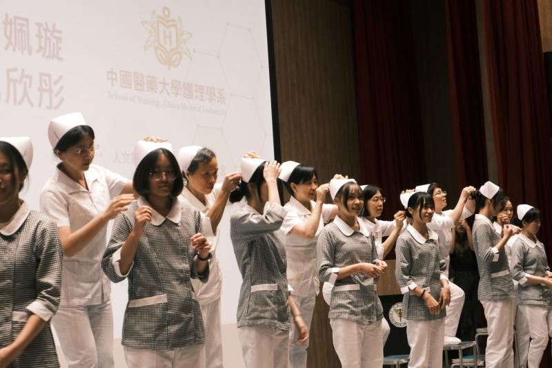 112學年度大二加冠典禮活動 20240502-2.jpg